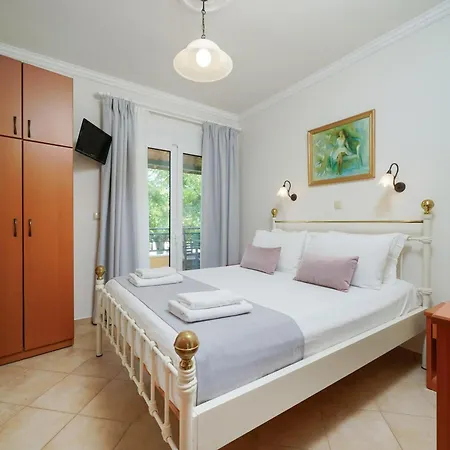 εsperides Golden Apartman *